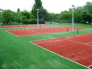 Hierba falsa coloreada pista de tenis